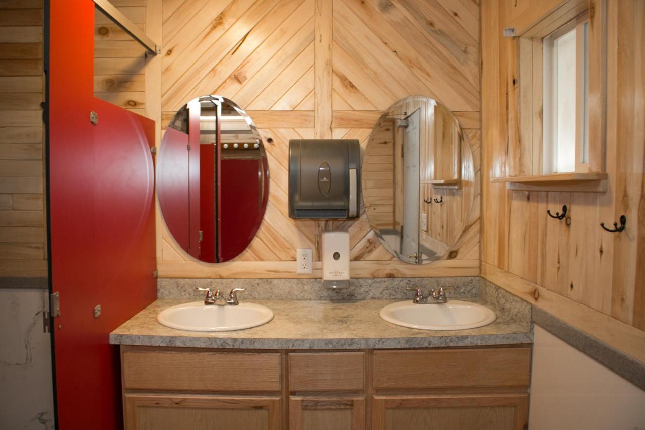 Funstays Glamping Setup Tent In Rv Park #2 Ok-T2 Moab Exterior photo
